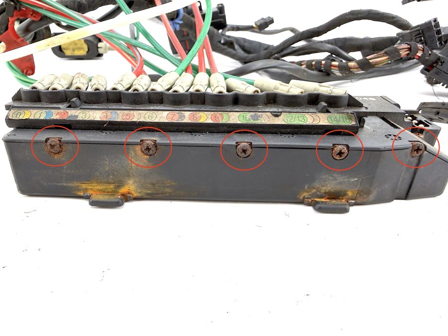 1298000678 0018000975 1295404409 | Mercedes 300SL-24 | R129 Heater control vacuum valve actuators