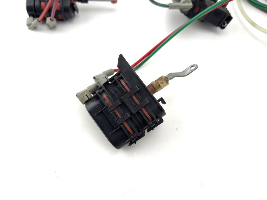 1298000678 0018000975 1295404409 | Mercedes 300SL-24 | R129 Heater control vacuum valve actuators