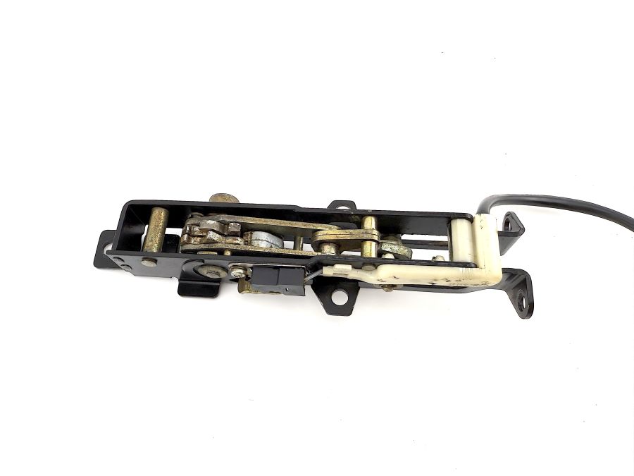 1298000774 | Mercedes SL500 | R129 Roof front left lock latch 1298000774 | Mercedes SL500 | R129 Roof front left lock latch