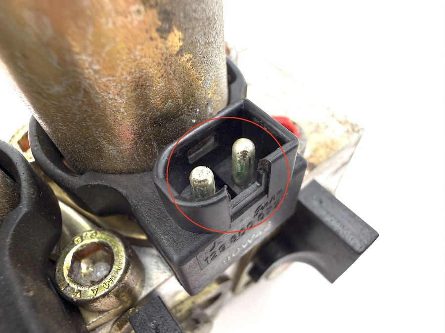 1298001078 | Mercedes 300SL-24 | R129 Convertible top right hydraulic valve block