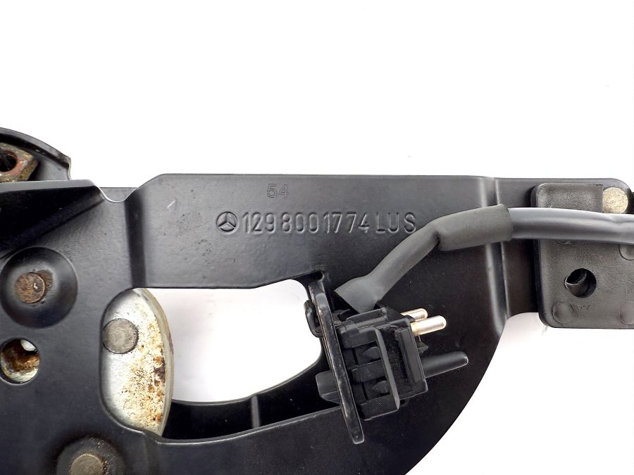 1298001774 | Mercedes SL500 | R129 Rear right convertible roof lock 1298001774 | Mercedes SL500 | R129 Rear right convertible roof lock