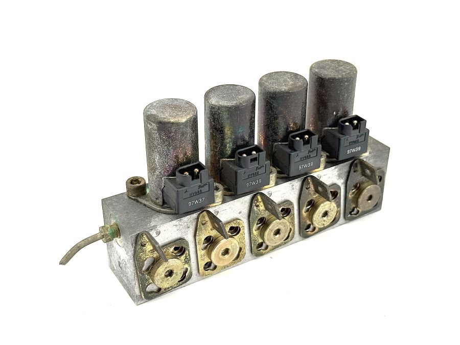 1298002578 | Mercedes SL500 | R129 Convertible top left hydraulic valve block 1298002578 | Mercedes SL500 | R129 Convertible top left hydraulic valve block