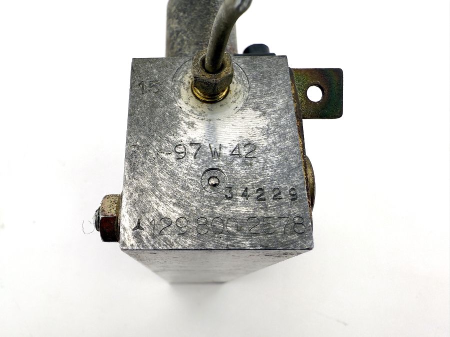 1298002578 | Mercedes SL500 | R129 Convertible top left hydraulic valve block 1298002578 | Mercedes SL500 | R129 Convertible top left hydraulic valve block