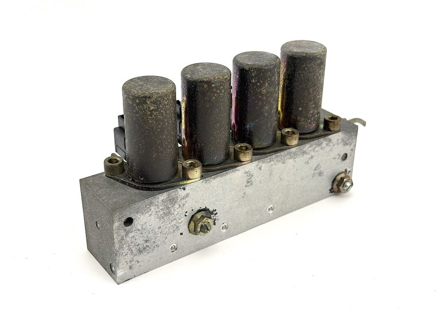 1298002578 | Mercedes SL500 | R129 Convertible top left hydraulic valve block 1298002578 | Mercedes SL500 | R129 Convertible top left hydraulic valve block