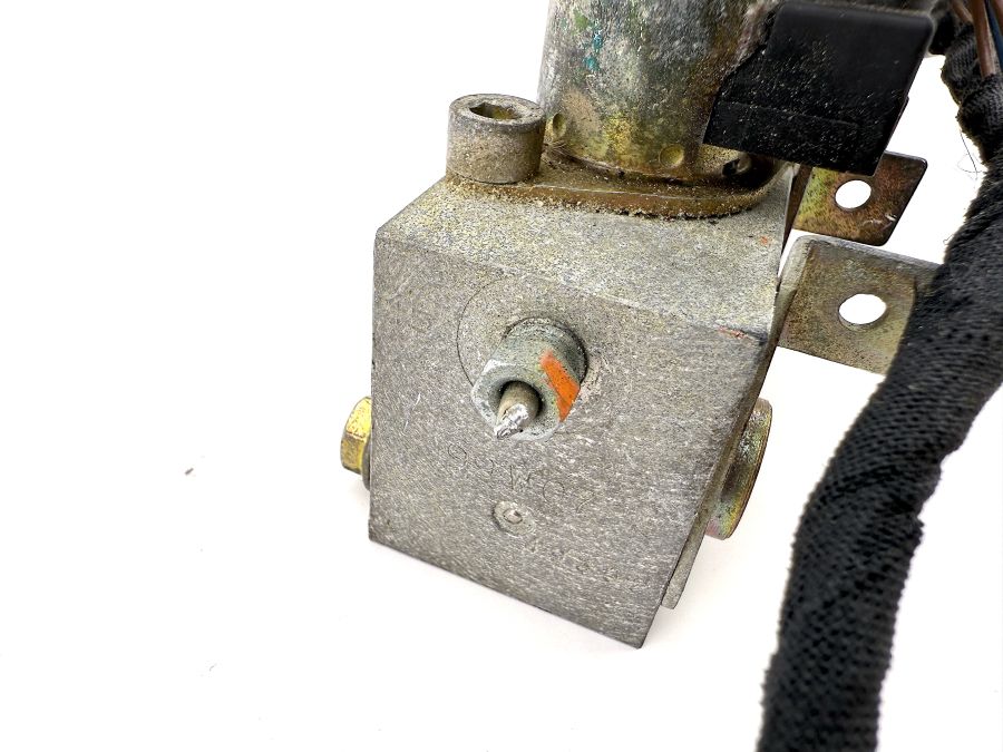 1298002578 | Mercedes SL500 | R129 Convertible top left hydraulic valve block