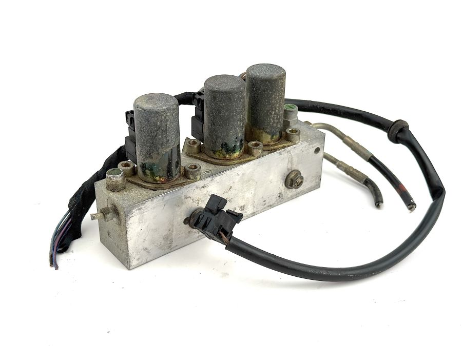 1298002678 | Mercedes SL500 | R129 Soft top hydraulic right valve block