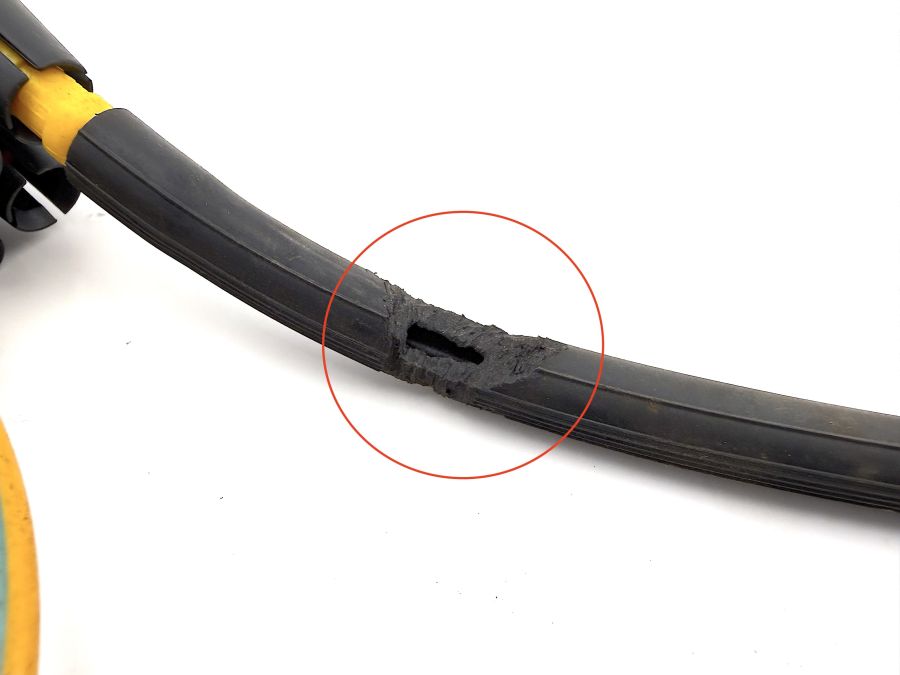 1298004615 0001581435 | Mercedes 300SL-24 | R129 Central locking vacuum pipe lines