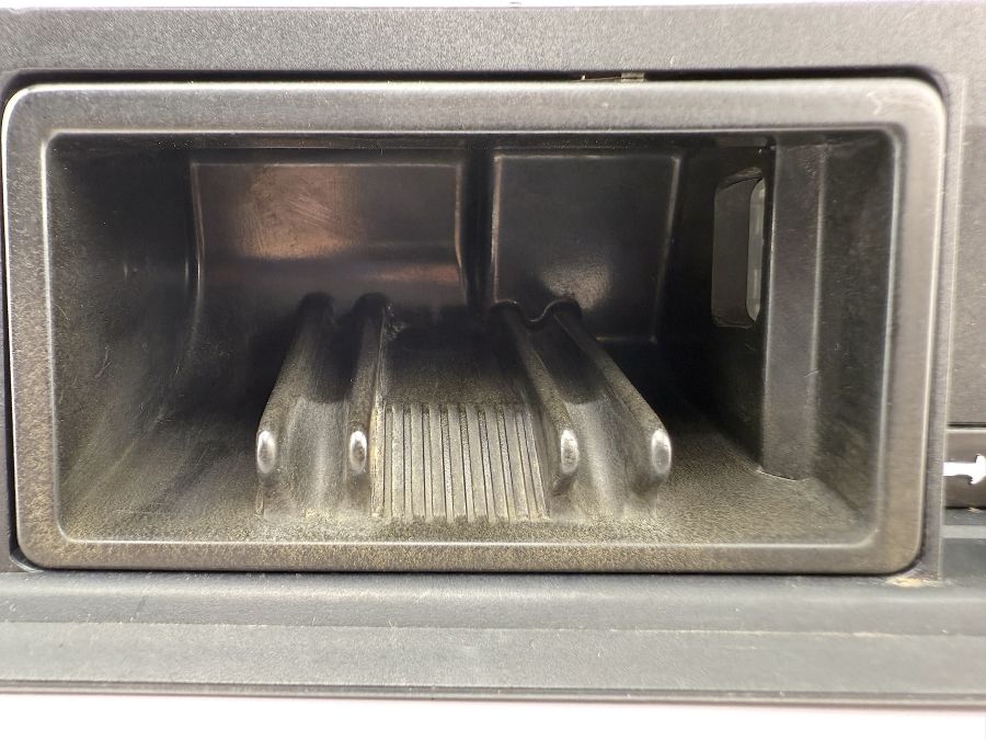 1298100579 2028180028 | Mercedes SL500 | R129 Center console ashtray storage