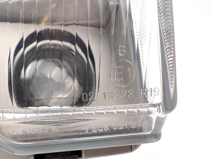 1298200256 0305120002 | Mercedes SL-Class | R129 Front right fog light