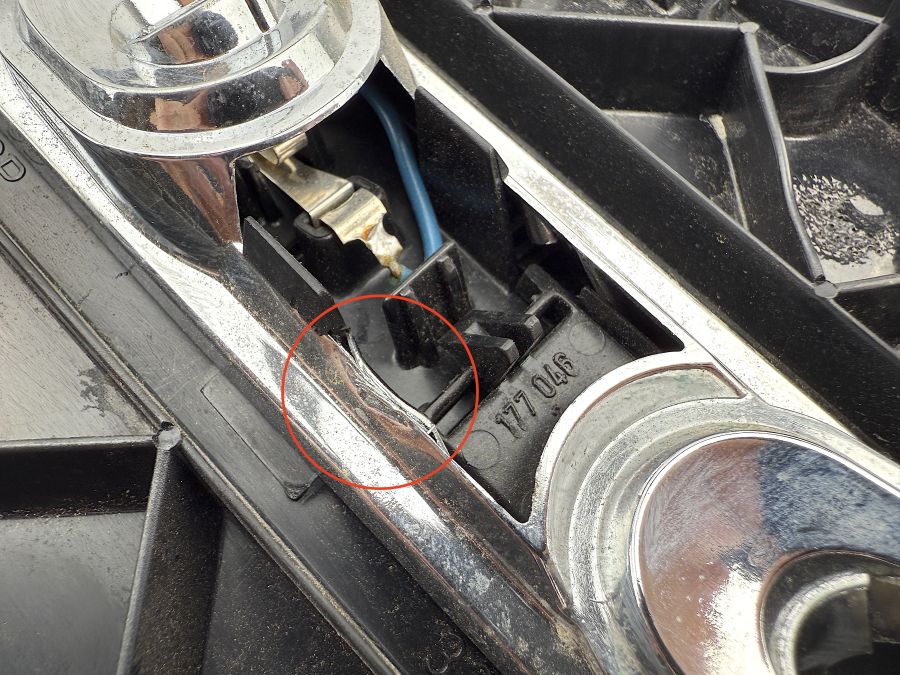 1298200577 | Mercedes SL500 | R129 Tail light bulb mount rear left