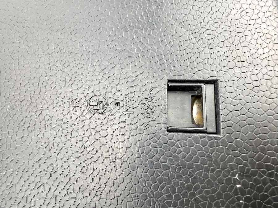 1298200677 | Mercedes SL500 | R129 Tail light bulb mount rear right 1298200677 | Mercedes SL500 | R129 Tail light bulb mount rear right