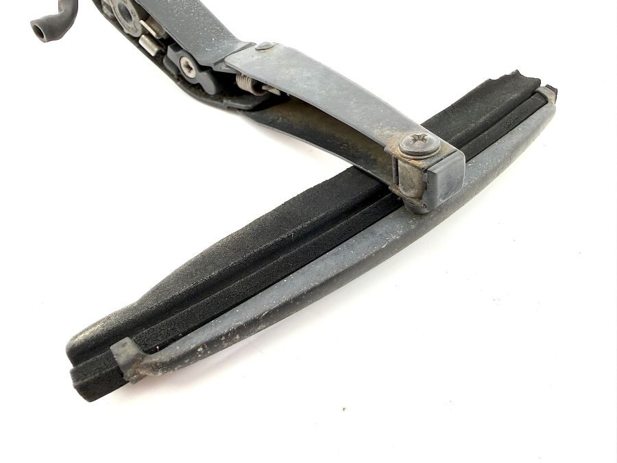 1298200744 | Mercedes 300SL-24 | R129 Headlight wiper blade front left