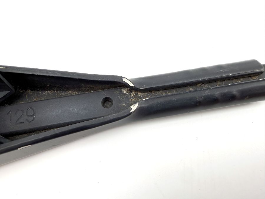 1298201344 1248240349 | Mercedes 300SL-24 | R129 Windscreen wiper arm
