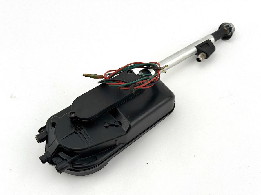 1298201675 | Mercedes SL500 | R129 Aftermarket rear radio antenna module