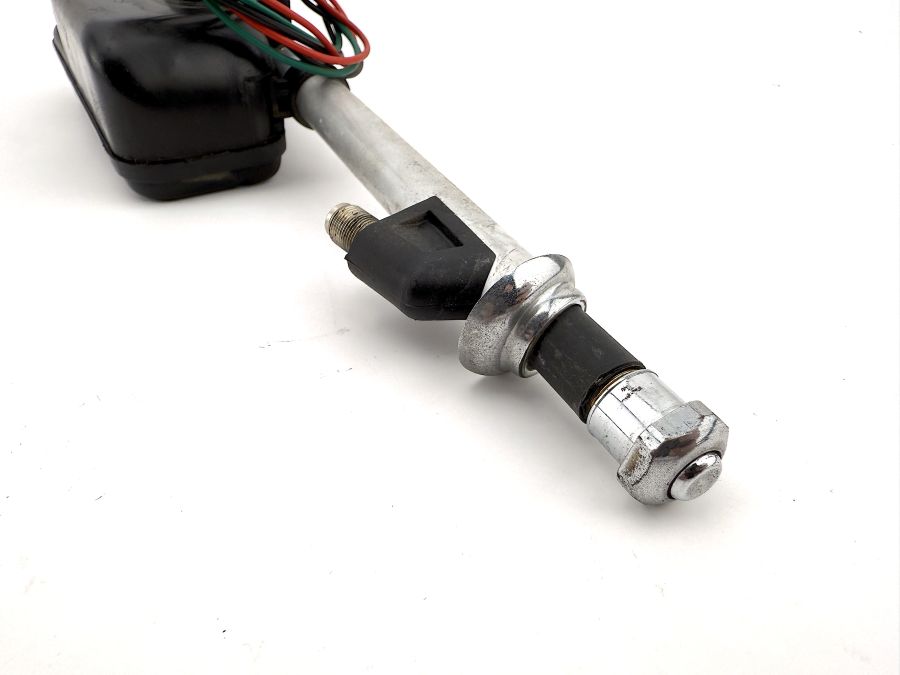 1298201675 | Mercedes SL500 | R129 Aftermarket rear radio antenna module