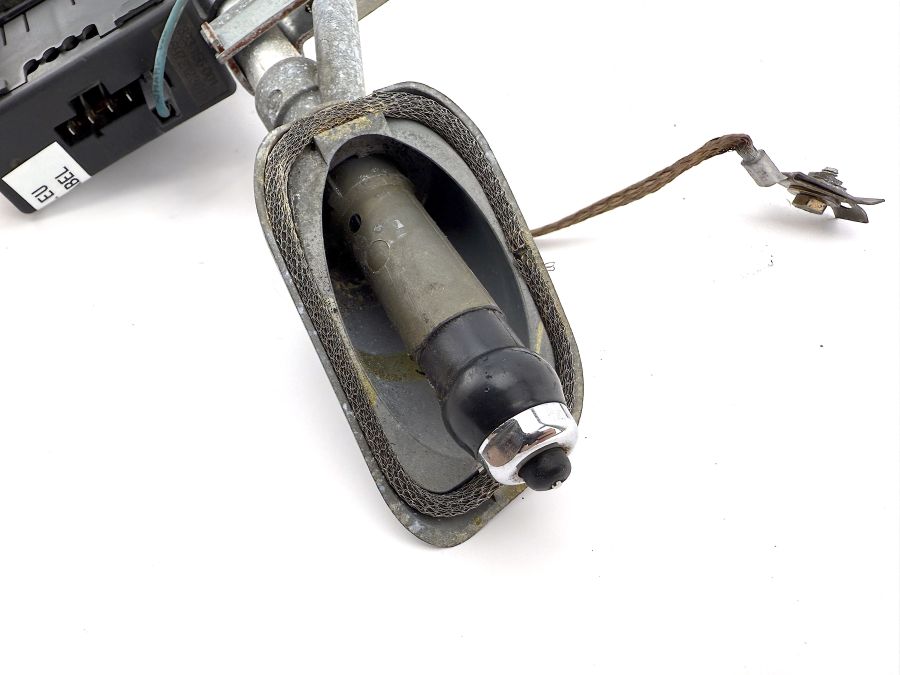 1298201675 | Mercedes SL500 | R129 Rear radio phone antenna