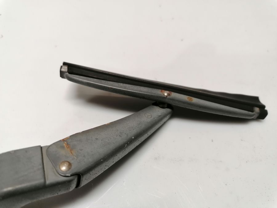 1298201844 1298200444 | Mercedes 500SL | R129 Right Headlight Wiper Arm Blade