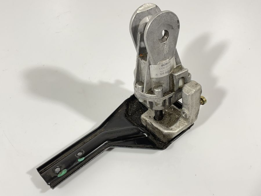 1298202207 1299191030 | Mercedes SL500 | R129 Right seat height adjustment gear rear right side