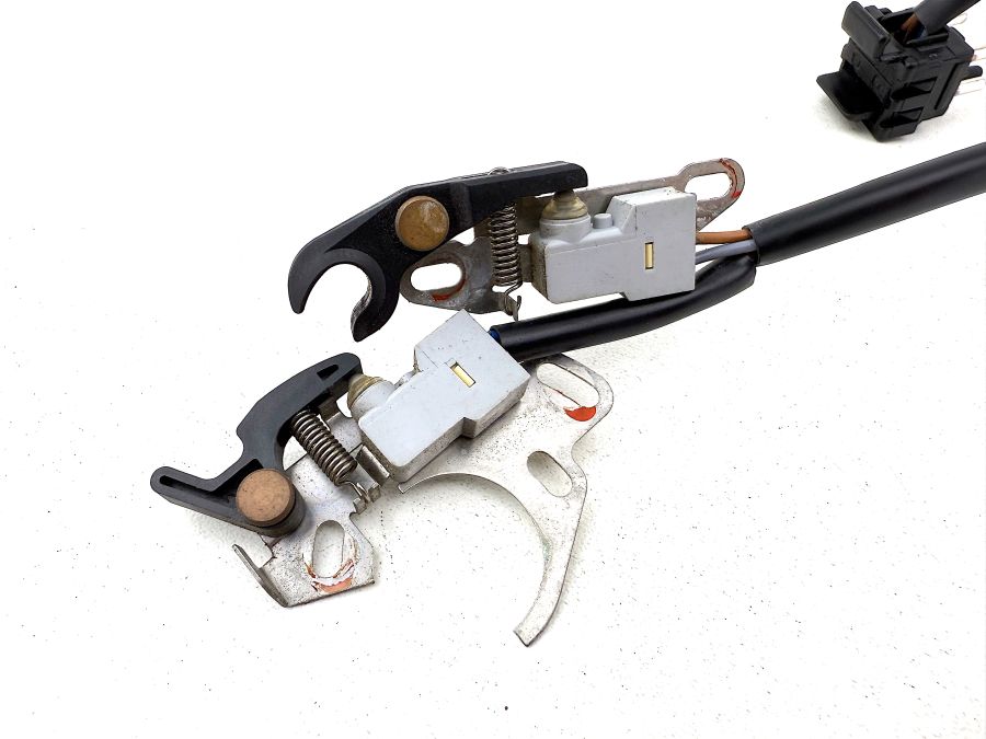 1298203510 | Mercedes SL500 | R129 Rear left convertible roof lock switch