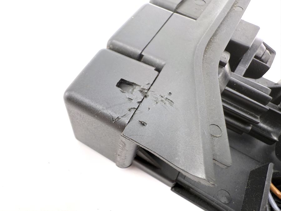 1298206710 1296801984 1296801084 | Mercedes SL500 | R129 Glovebox button