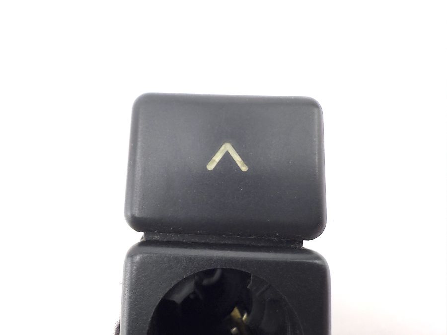 1298206710 1296801984 1296801084 | Mercedes SL500 | R129 Glovebox button