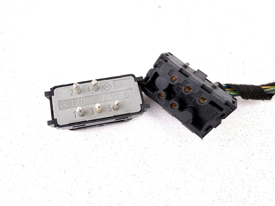 1298212751 | Mercedes SL500 | R129 Trunk open and lift switch