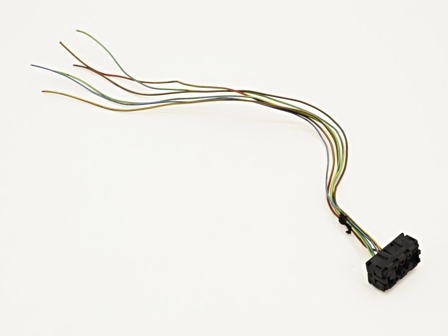 1298212751C 0135453028 | Mercedes SL500 | R129 Trunk open and lift switch wiring connector