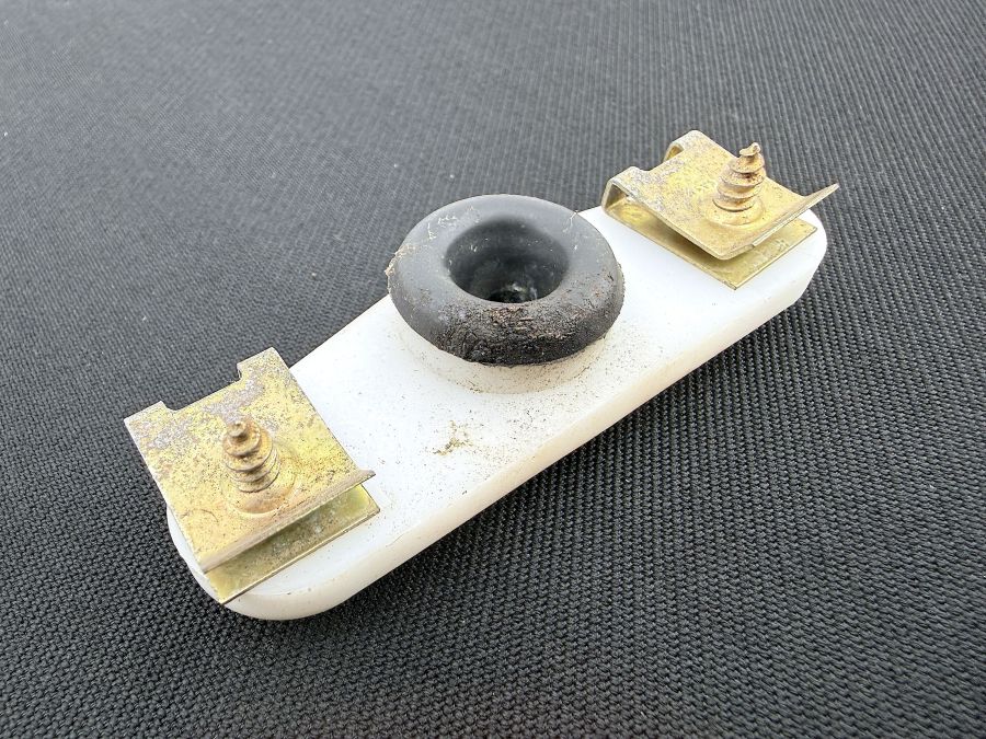 1298240014 | Mercedes 300SL-24 | R129 Windshield wiper gear mounting