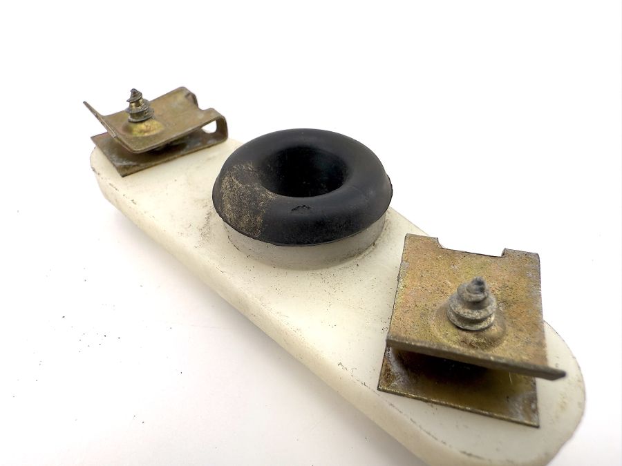 1298240014 | Mercedes SL500 | R129 Windshield wiper gear mounting