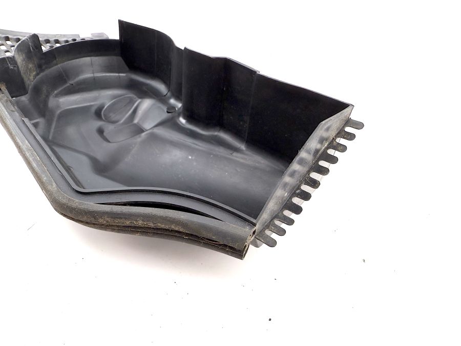 1298240019 1298240098 | Mercedes SL500 | R129 Window wiper motor cover