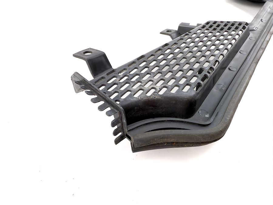 1298240019 1298240098 | Mercedes SL500 | R129 Window wiper motor cover