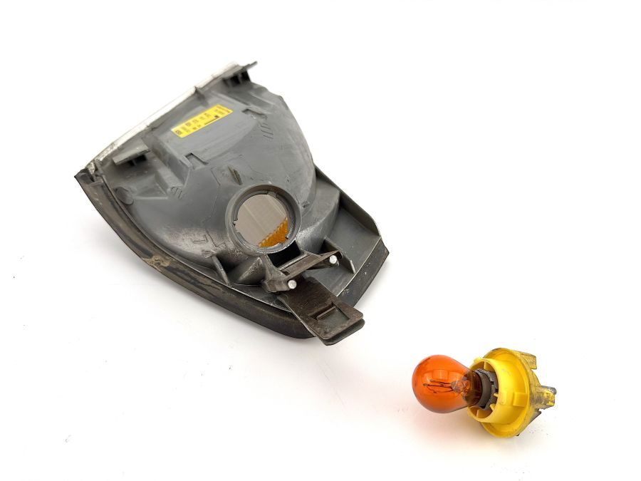 1298260743 1315106912 | Mercedes SL500 | R129 Front left turn light