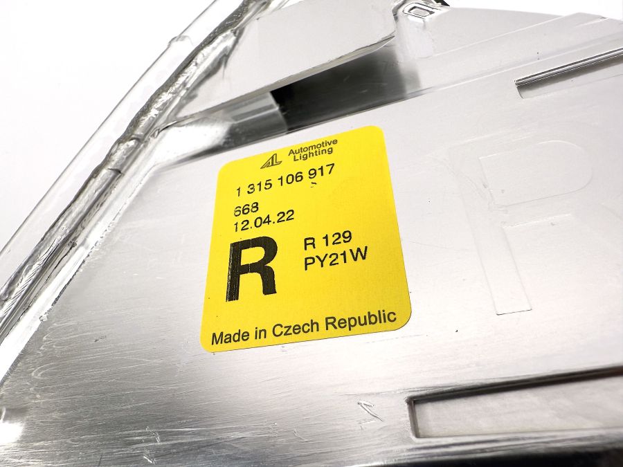 1298260943 1298261043 | Mercedes SL-Class | R129 Front turning lights