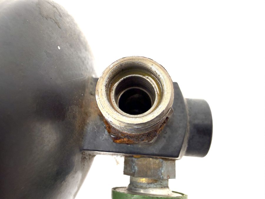 1298300183 1298300515 0028205210 | Mercedes 300SL-24 | R129 A/C Refrigerant line reservoir