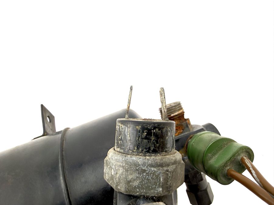 1298300183 1298300515 0028205210 | Mercedes 300SL-24 | R129 A/C Refrigerant line reservoir