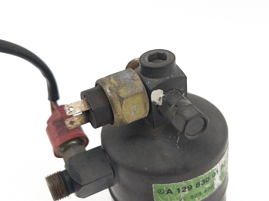 1298300183 | Mercedes SL500 | R129 A/C Refrigerant line reservoir