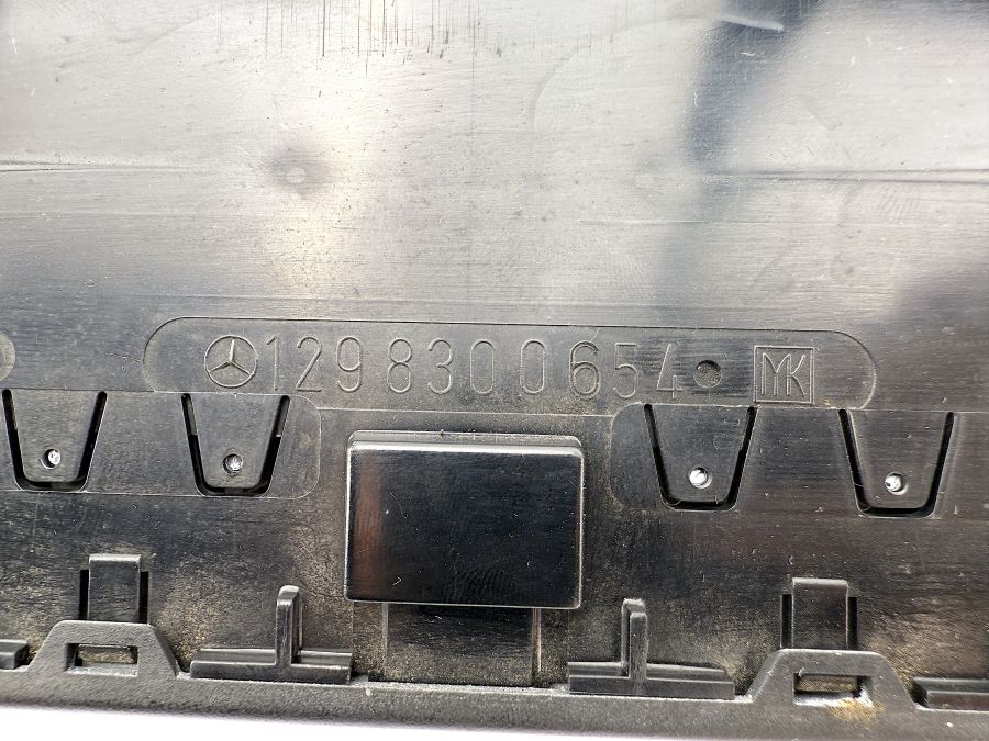 1298300654 | Mercedes SL500 | R129 Center air dash vent grill 1298300654 | Mercedes SL500 | R129 Center air dash vent grill