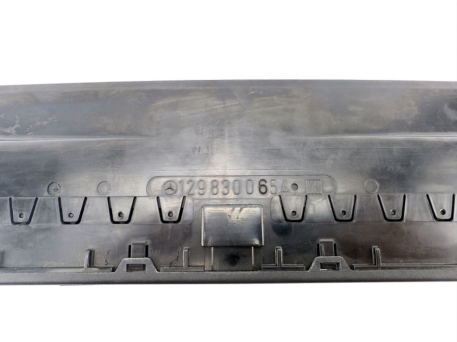 1298300654 | Mercedes SL500 | R129 Center air dash vent grill