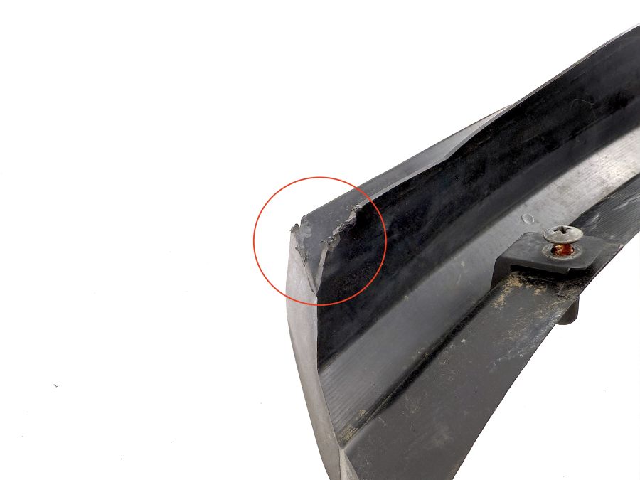 1298310636 1298310536 | Mercedes SL500 | R129 Under windshield baffles