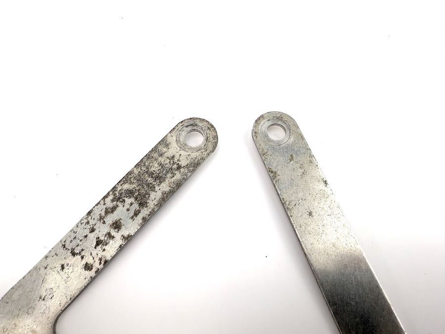 1298600110 1298600210 | Mercedes SL500 | R129 Wind deflector holders