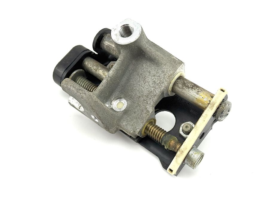 1298600388 | Mercedes SL500 | R129 Left side seat headrest adjust mechanism 1298600388 | Mercedes SL500 | R129 Left side seat headrest adjust mechanism