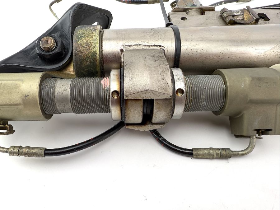 1298600435 1298003583 1298003483 | Mercedes SL500 | R129 Roll bar hydraulic cylinder right side 1298600435 1298003583 1298003483 | Mercedes SL500 | R129 Roll bar hydraulic cylinder right side