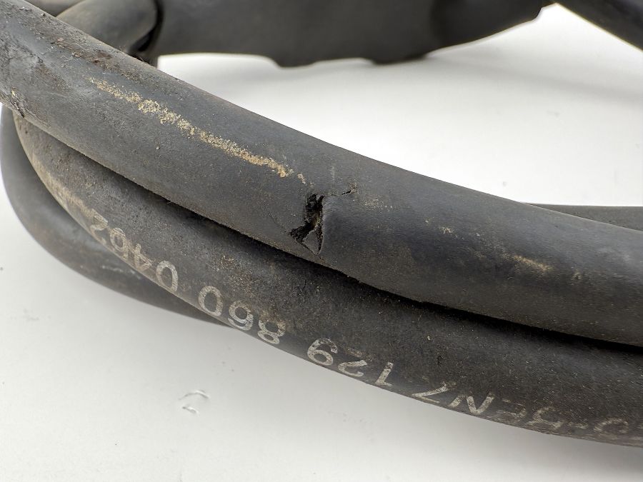 1298600462 | Mercedes SL500 | R129 Windscreen nozzle washer pipe