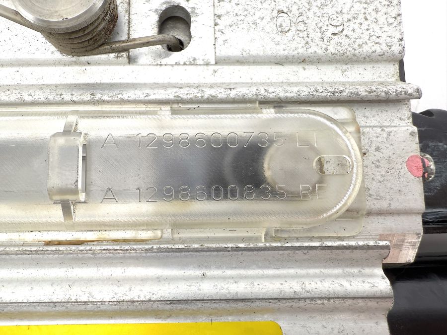 1298600735 | Mercedes SL500 | R129 Roll bar hydraulic cylinder left