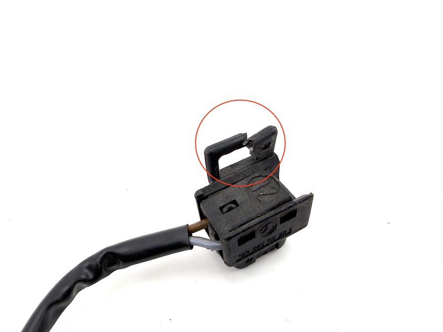 1298601469 | Mercedes 300SL-24 | R129 Seat belt lock right seat