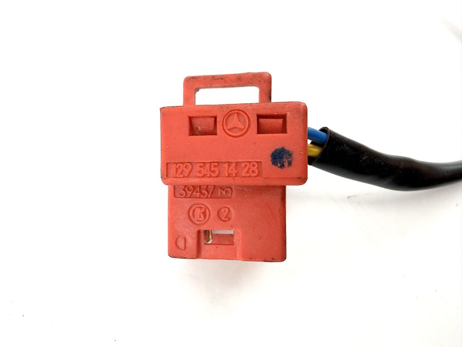 1298601469 | Mercedes 300SL-24 | R129 Seat belt lock right seat