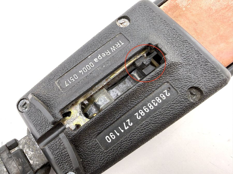 1298601569 | Mercedes 300SL-24 | R129 Seat belt lock left seat