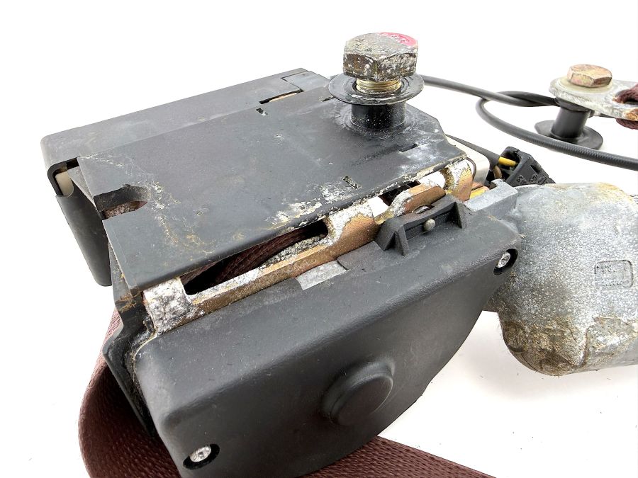 1298601985 1298600332 | Mercedes 300SL-24 | R129 Seat belt mechanism left side