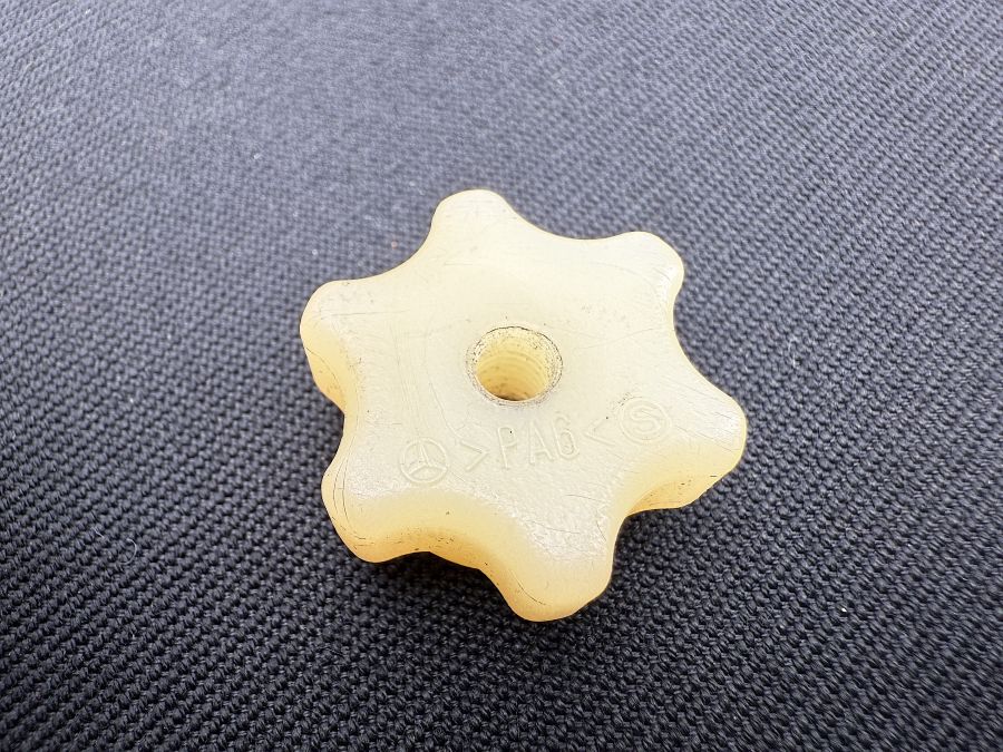 1298690114 1299900157 | Mercedes SL500 | R129 Window washer tank holding bracket