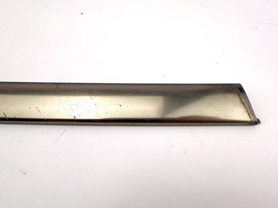 1298800085 | Mercedes SL500 | R129 Front grill right side fifth trim strip 1298800085 | Mercedes SL500 | R129 Front grill right side fifth trim strip